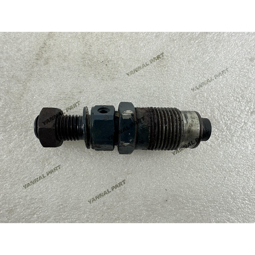 Fuel Injector 16001-5300-0 16001-5300-2 Fit For Kubota D662 Engine