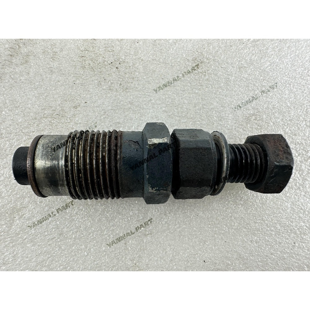 Fuel Injector 16001-5300-0 16001-5300-2 Fit For Kubota D662 Engine