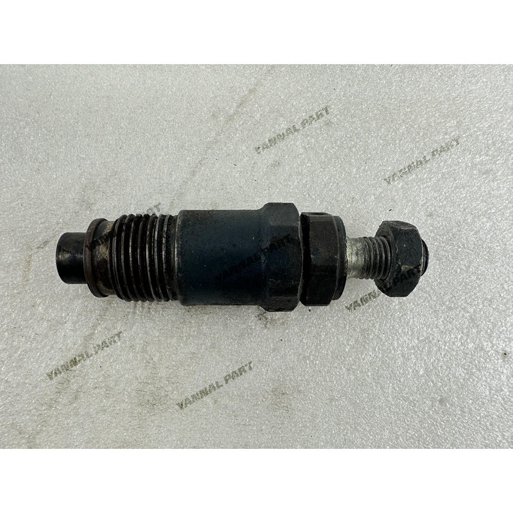 Fuel Injector 15271-53020 Fit For Kubota D750 Engine
