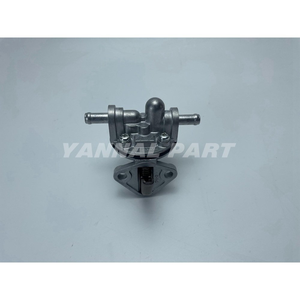 Fuel Pump 15821-52030 Fit For Kubota D722 Engine