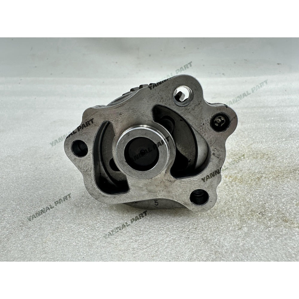 Oil Pump 16851-35012 Fit For Kubota D782 Engine