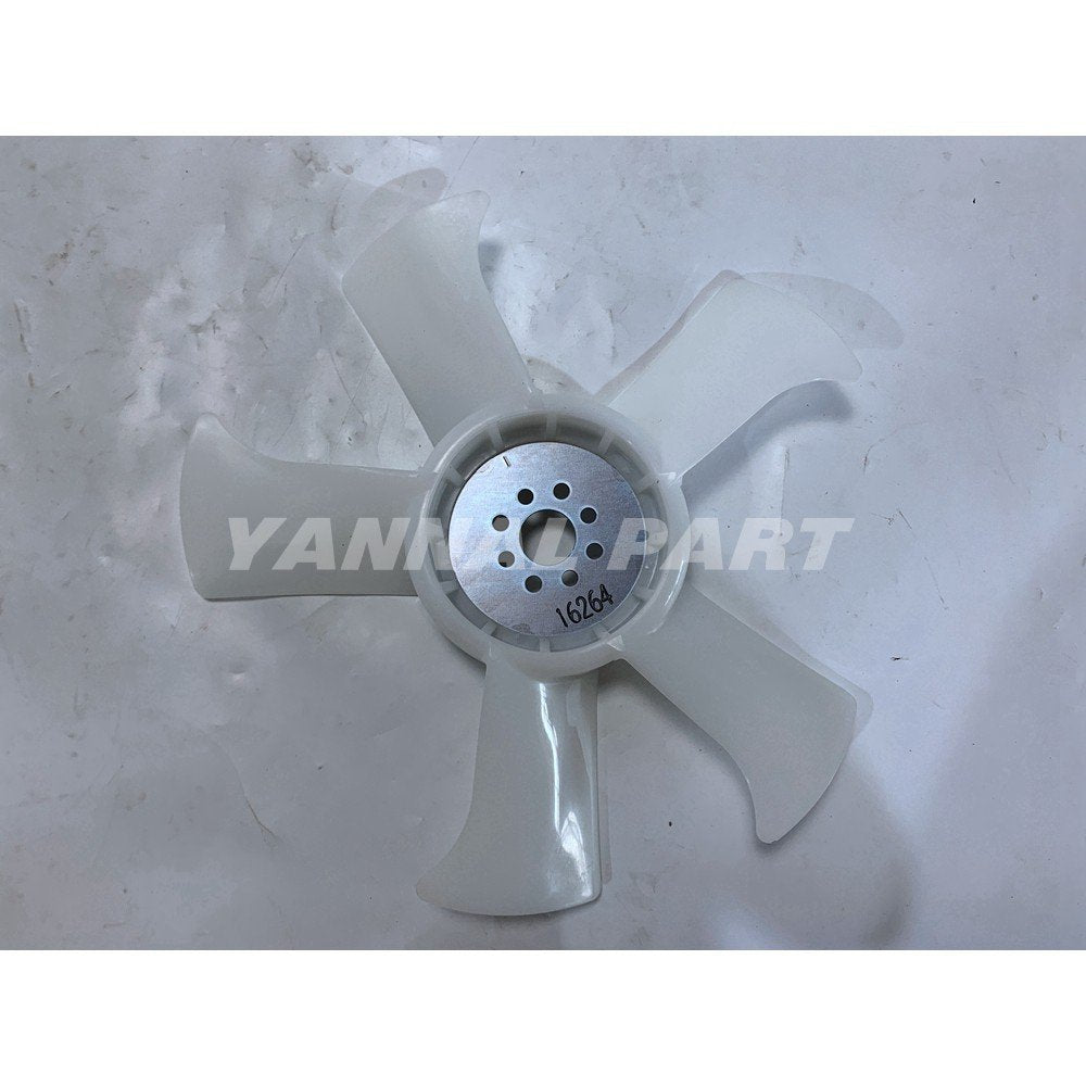 Cooling Fan 16264-74110 Fit For Kubota D1305 Engine