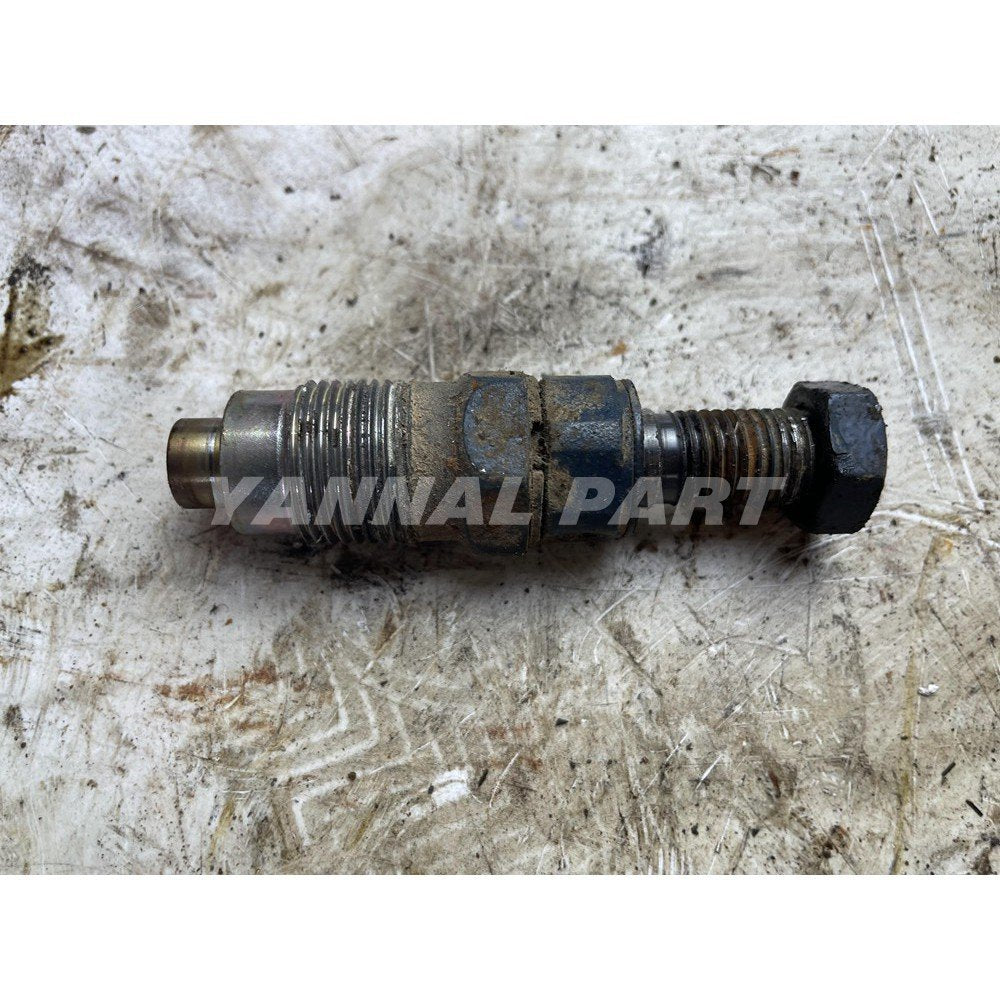 Fuel Injector 16082-53900 Fit For Kubota D1803 Engine