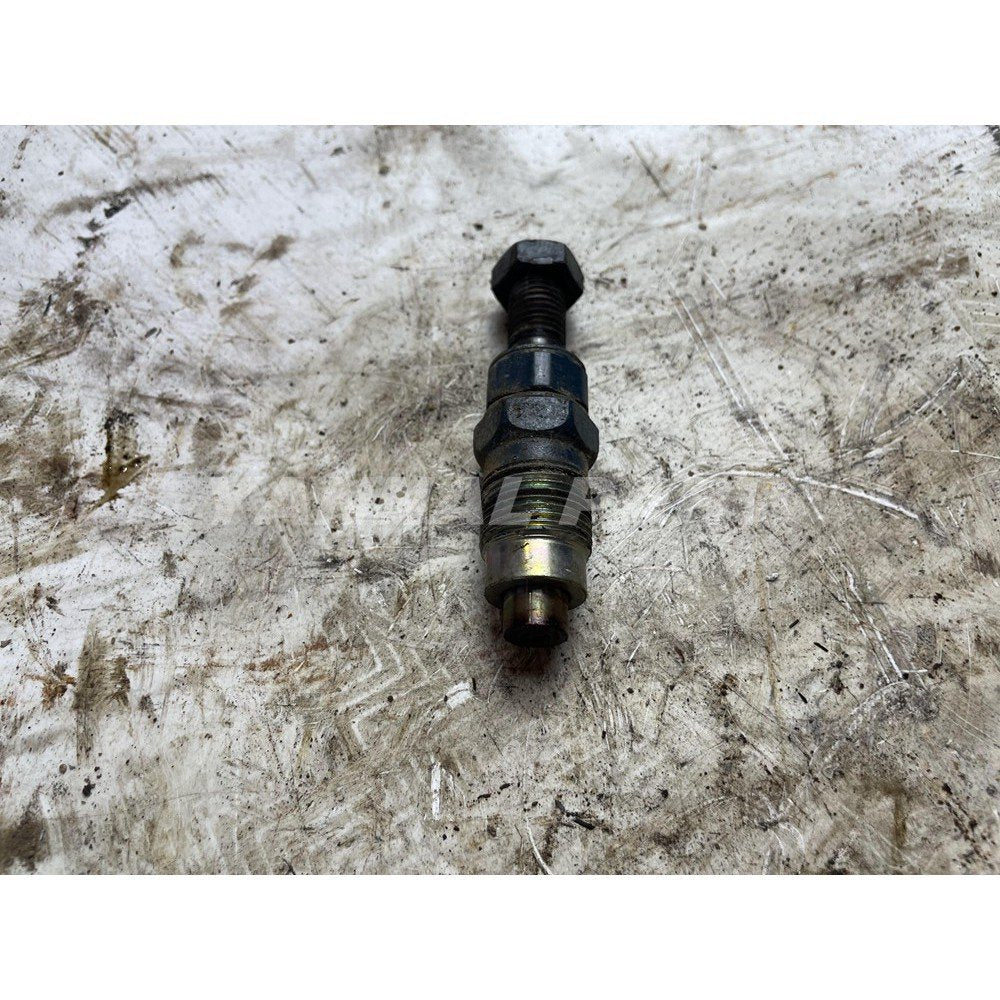 Fuel Injector 16082-53900 Fit For Kubota D1803 Engine