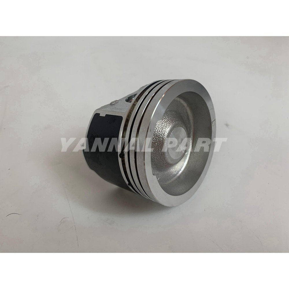 Piston EG561-21110 Fit For Kubota DF972 Engine