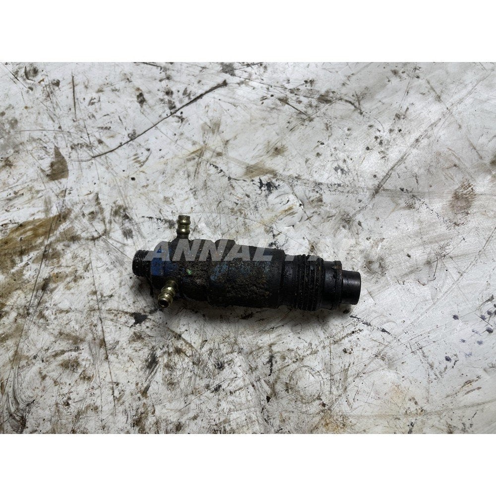 Fuel Injector Fit For Kubota V1702 Engine