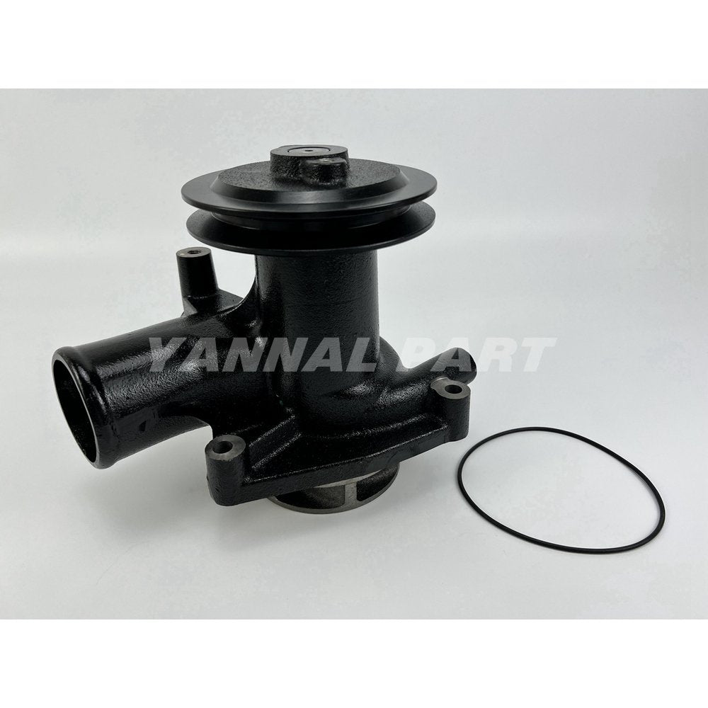 2101097266 Water Pump 3 holes For Nissan RE8 Engine Spare Parts