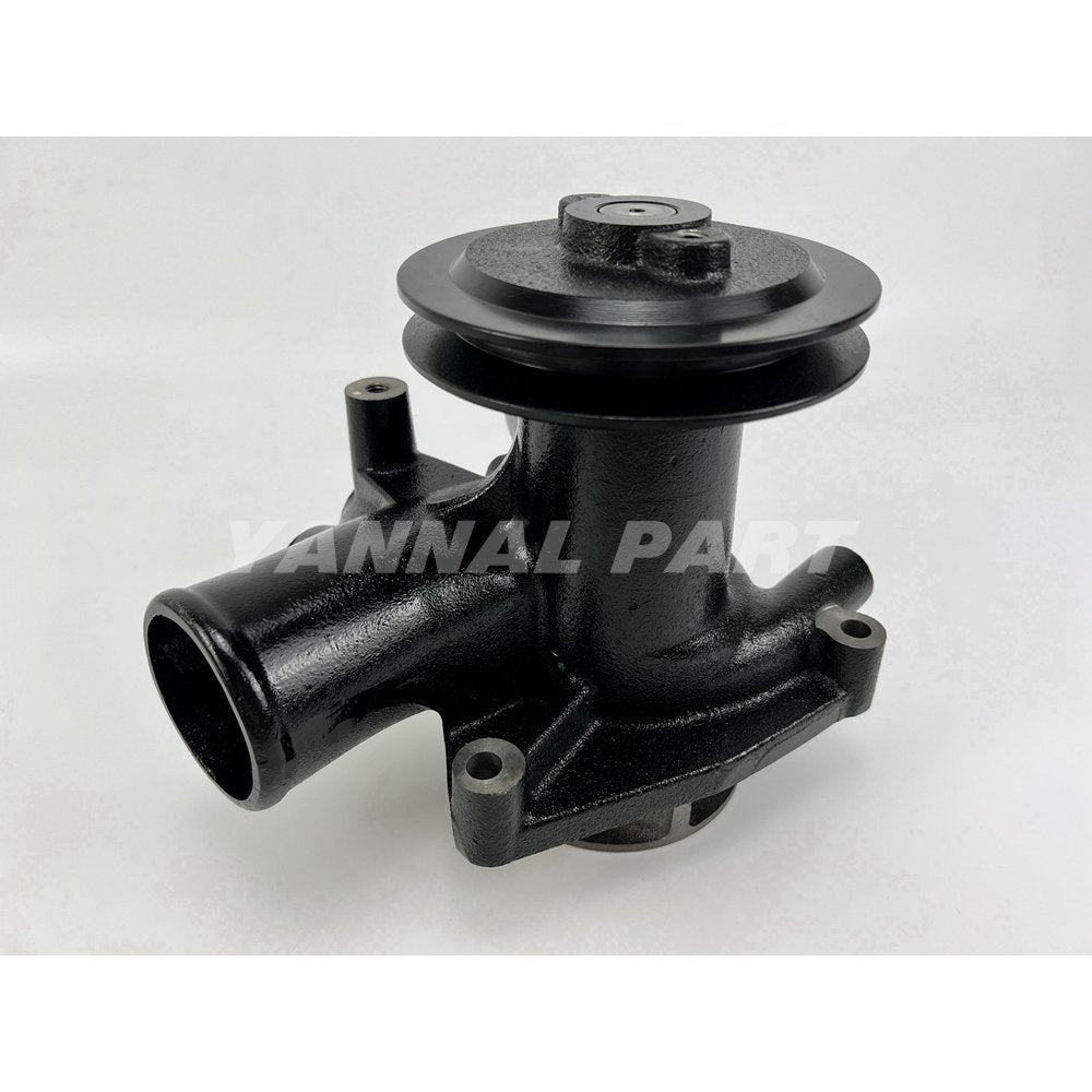 2101097266 Water Pump 3 holes For Nissan RE8 Engine Spare Parts