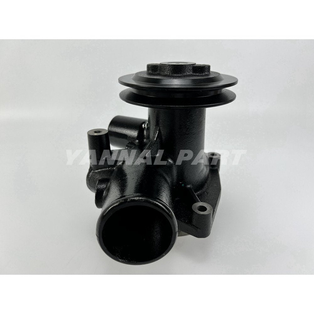 2101097266 Water Pump 3 holes For Nissan RE8 Engine Spare Parts