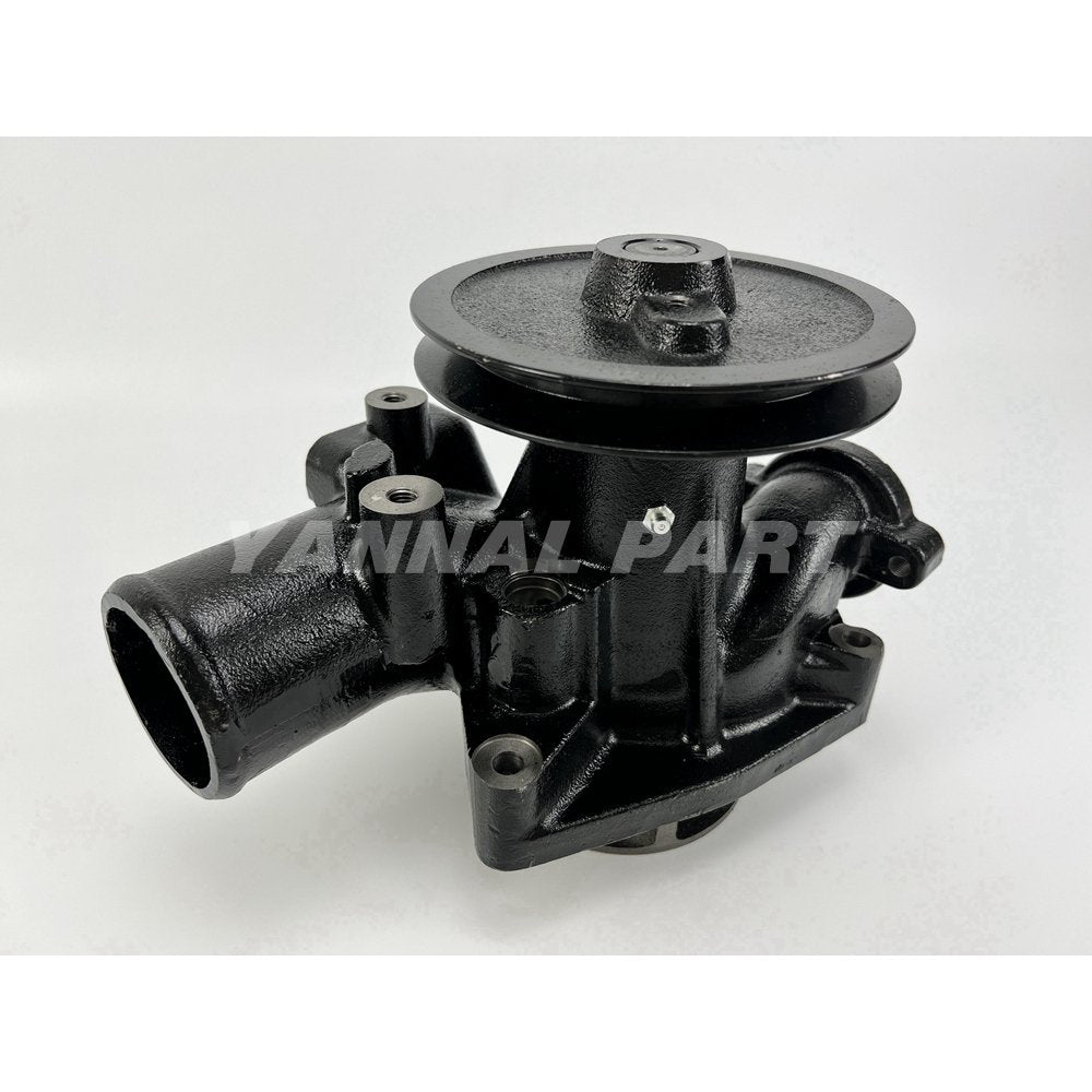 2101097402 Water Pump For Nissan RF8 Engine Spare Parts