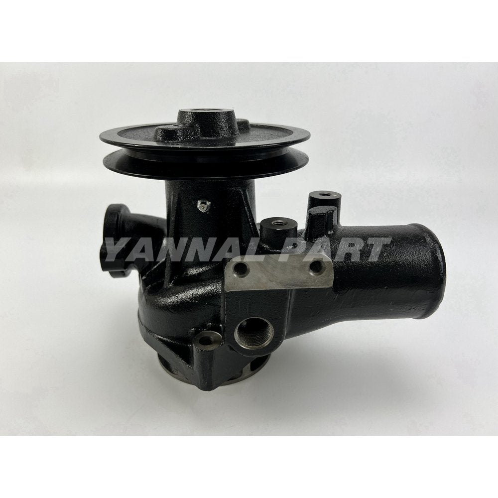 2101097402 Water Pump For Nissan RF8 Engine Spare Parts