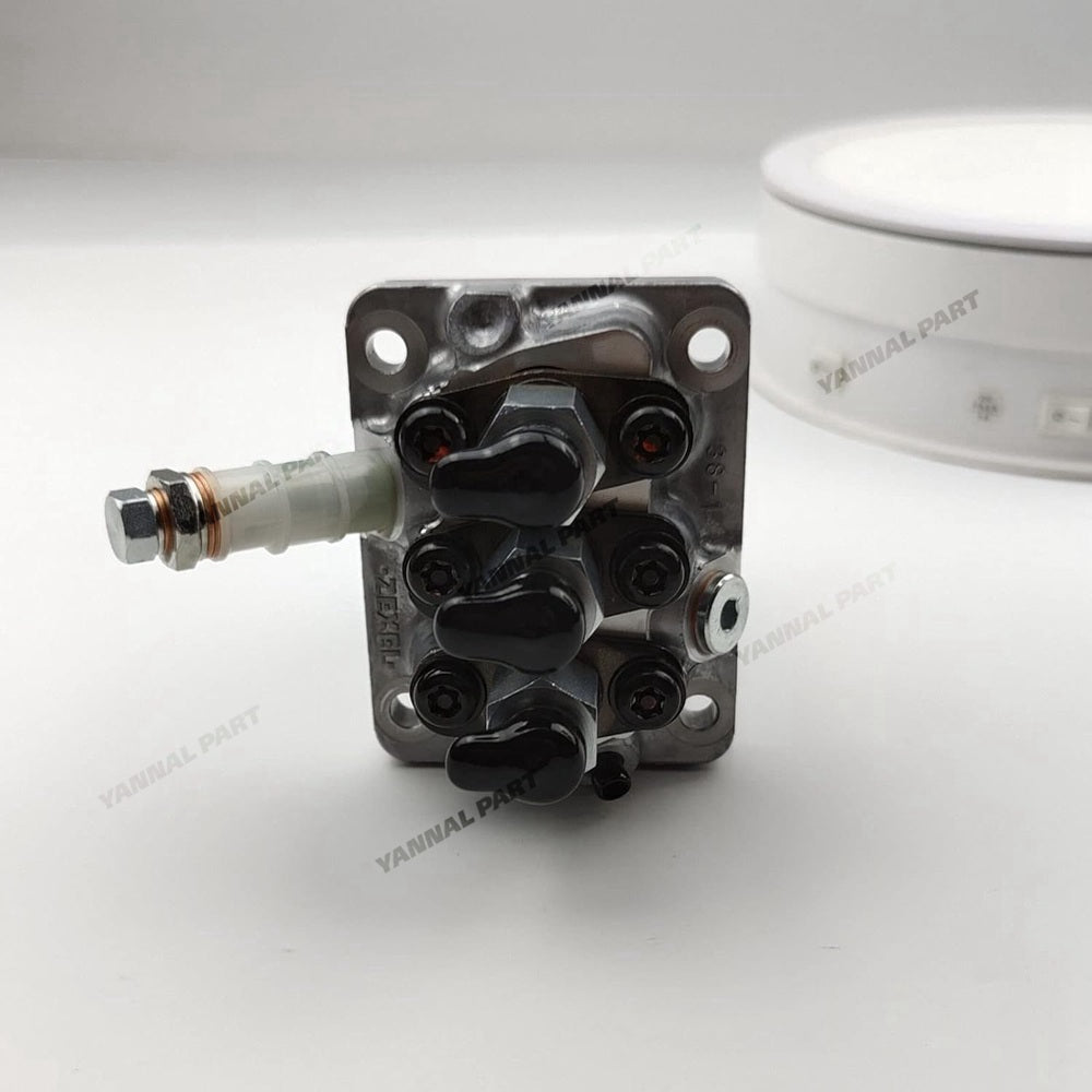 Fuel Injection Pump 16030-51010 for Kubota Engine 05 Series D905 D1005 D1105 D1305